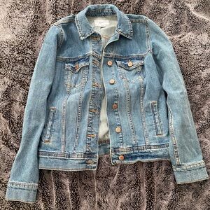 Light wash Old Navy jean jacket size S